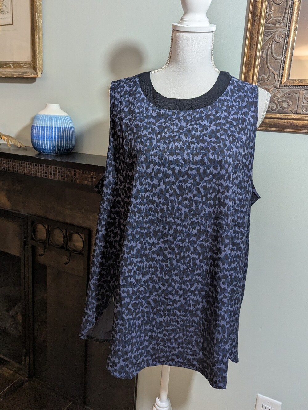 Athleta Women's 2X Zephyr Leopard Print Lightweight Tank Blue Woven Polyester
